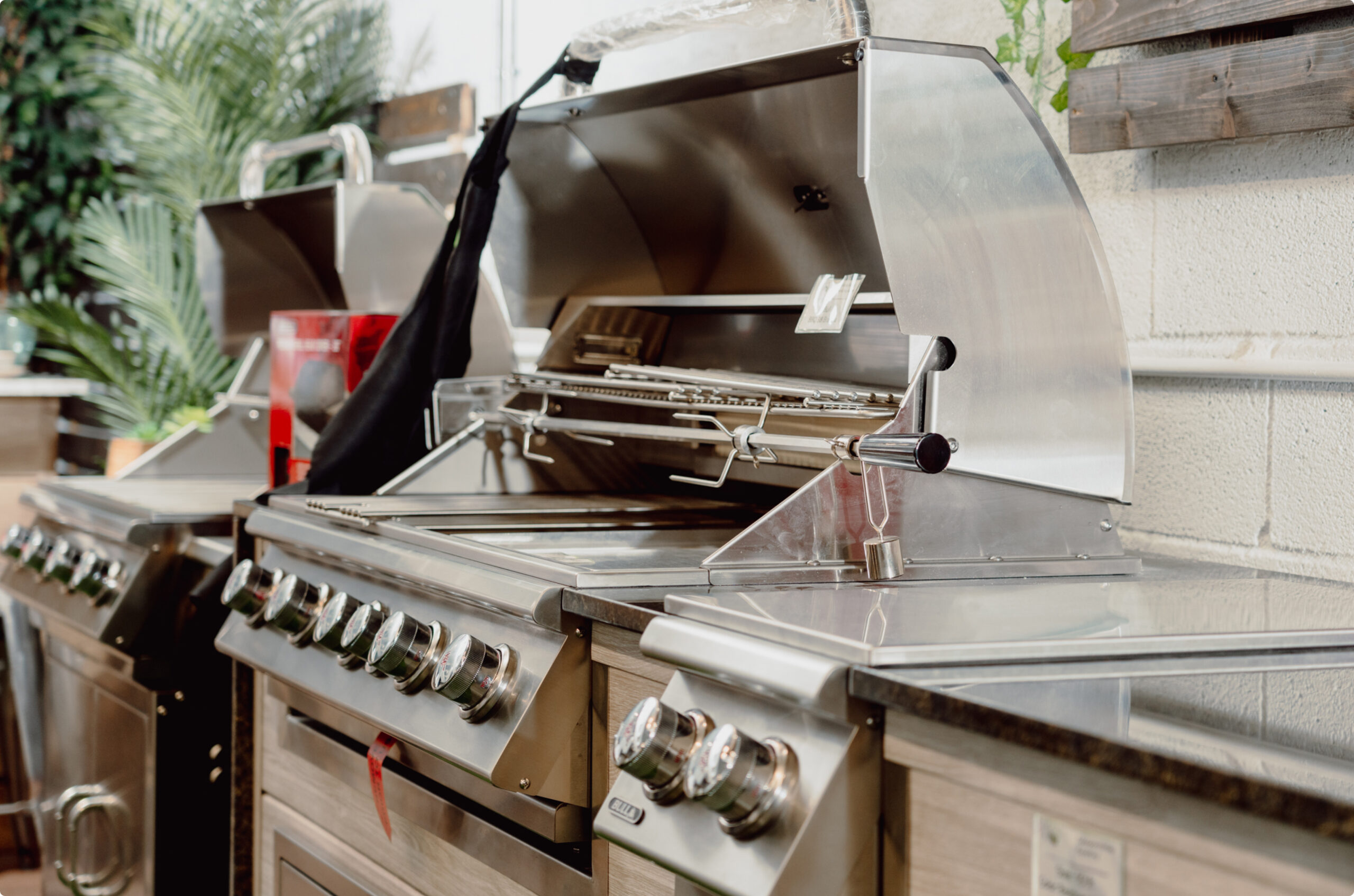 OUTDOOR KITCHENS