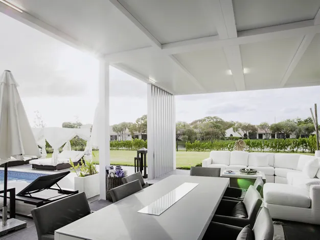 Aluminum Pergola With Insulated Roof
